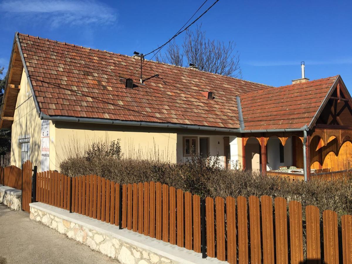 Apartmán Devenyi Vendeghaz Csesznek Exteriér fotografie