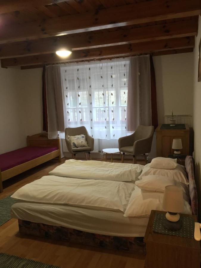Apartmán Devenyi Vendeghaz Csesznek Exteriér fotografie